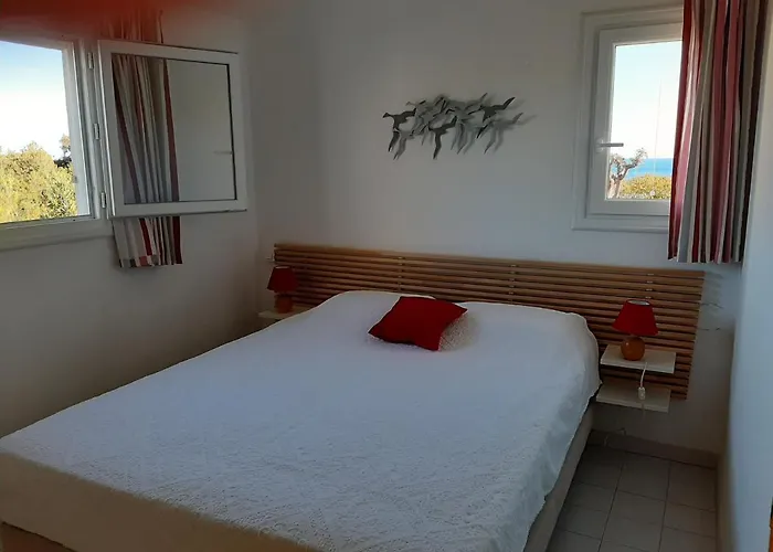 Domaine De La Punta Feriehus *